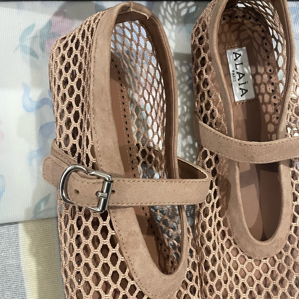Alaïa Beige Mesh Mary Jane Flats with Ankle Strap - Picture 9 of 10